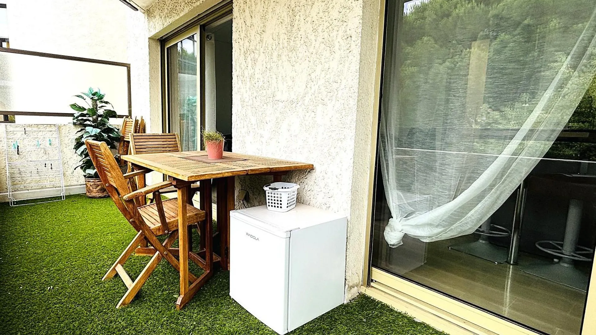 Appartement Studio Bord De Mer Fréjus